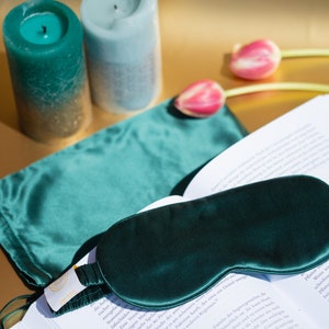 Silk sleep mask with opening on the side, silk filling + bag made of premium silk, with eye pillow lavender + grape seeds